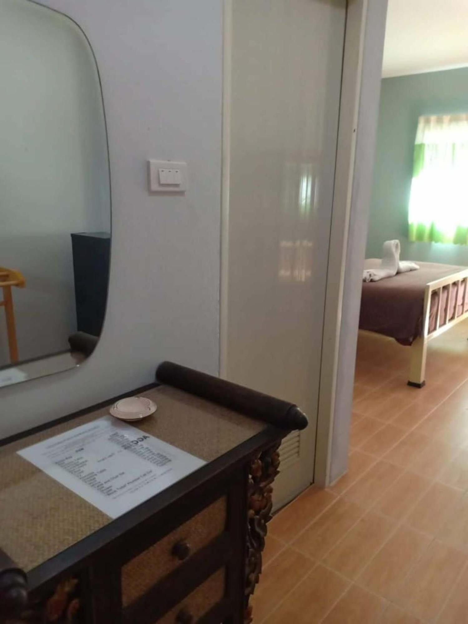Chandra Hostel 코타오 외부 사진