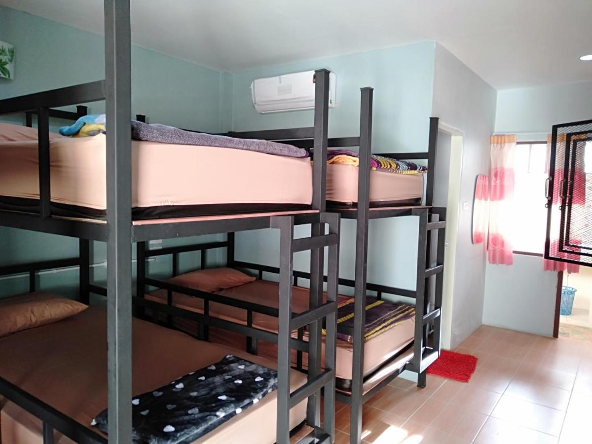 Chandra Hostel 코타오 외부 사진