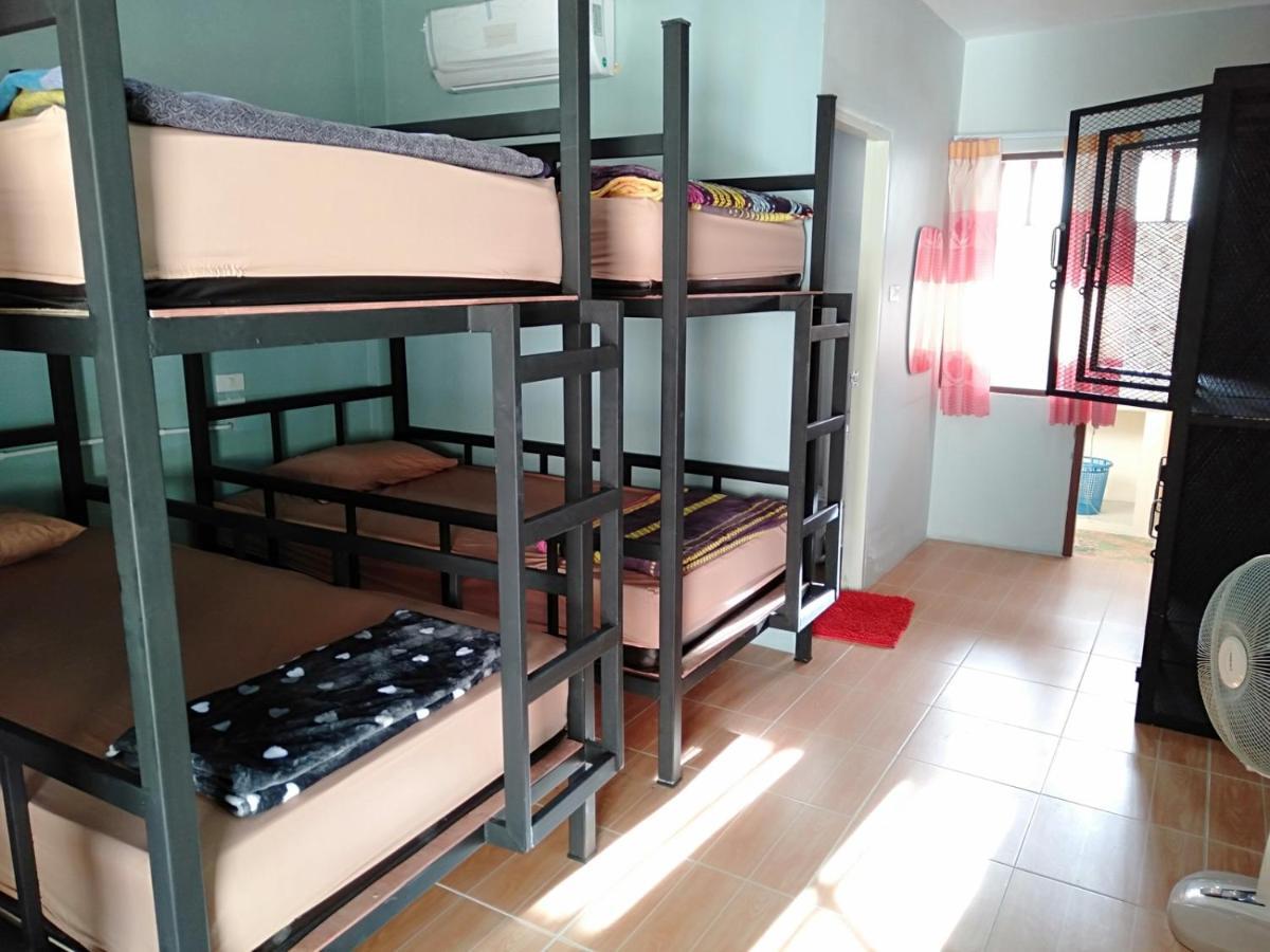 Chandra Hostel 코타오 외부 사진