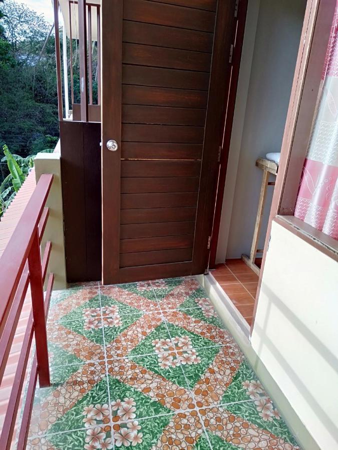 Chandra Hostel 코타오 외부 사진